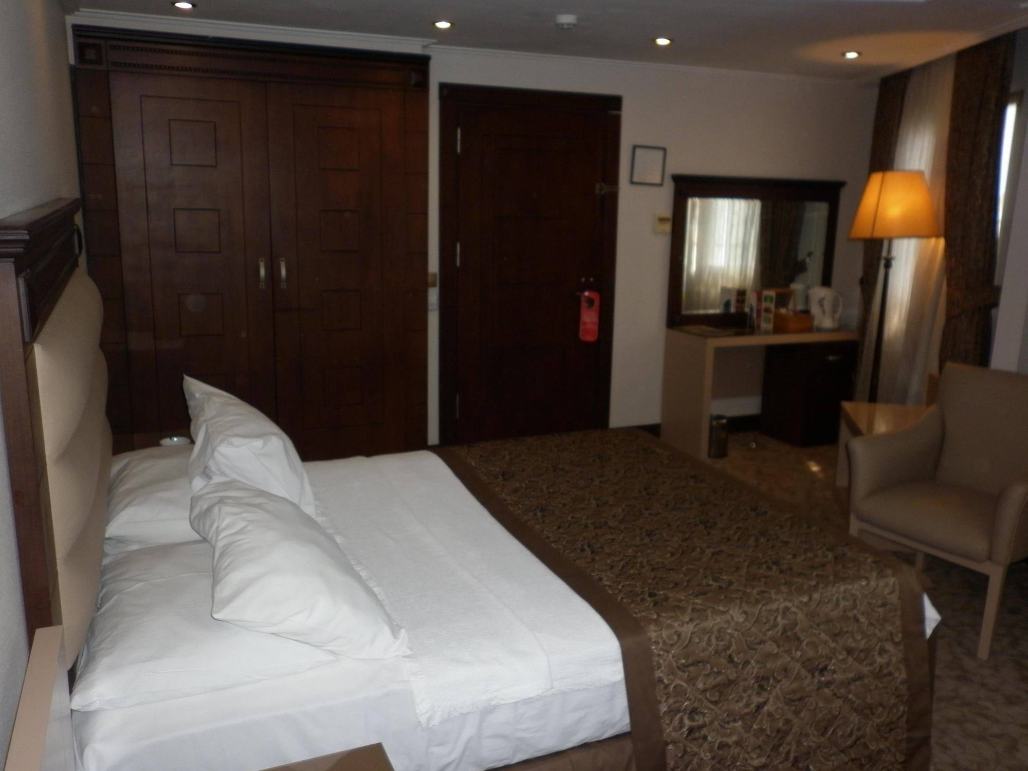 Cukurova Park Hotel Adana Buitenkant foto